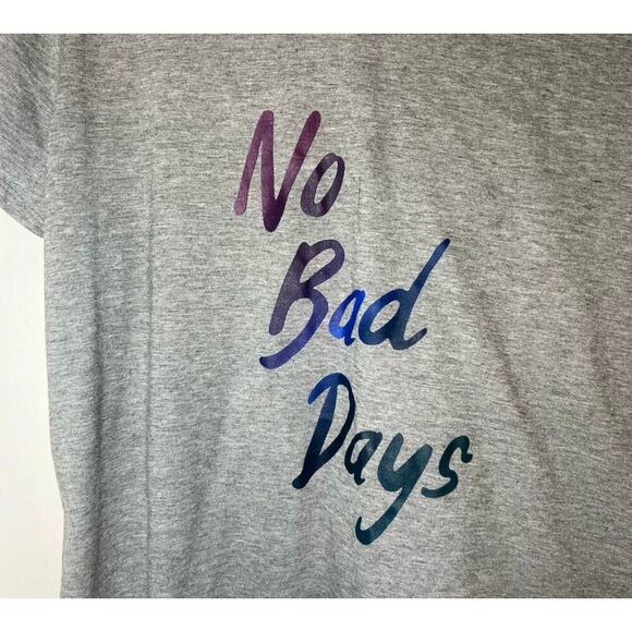 Women’s Plus Size Gray “No Bad Days” Short Sleeve V-Neck Size 2X - Picture 3 of 4